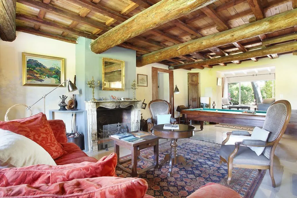 Haras Saint Esteve Hotel 0*, Saint-Andiol